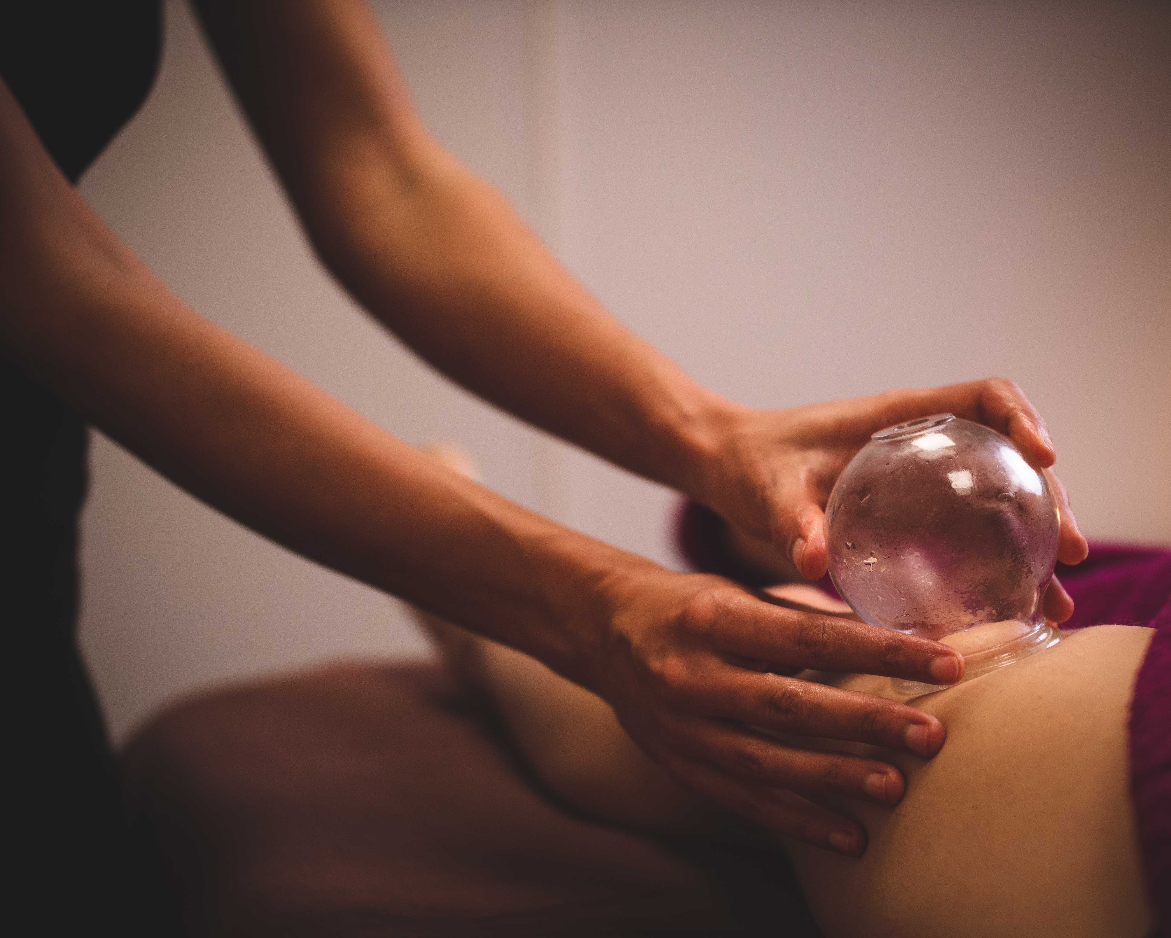 Massage Tuina aux ventouses traditionnelles chinoises - 1h:65€ / 1h30:90€